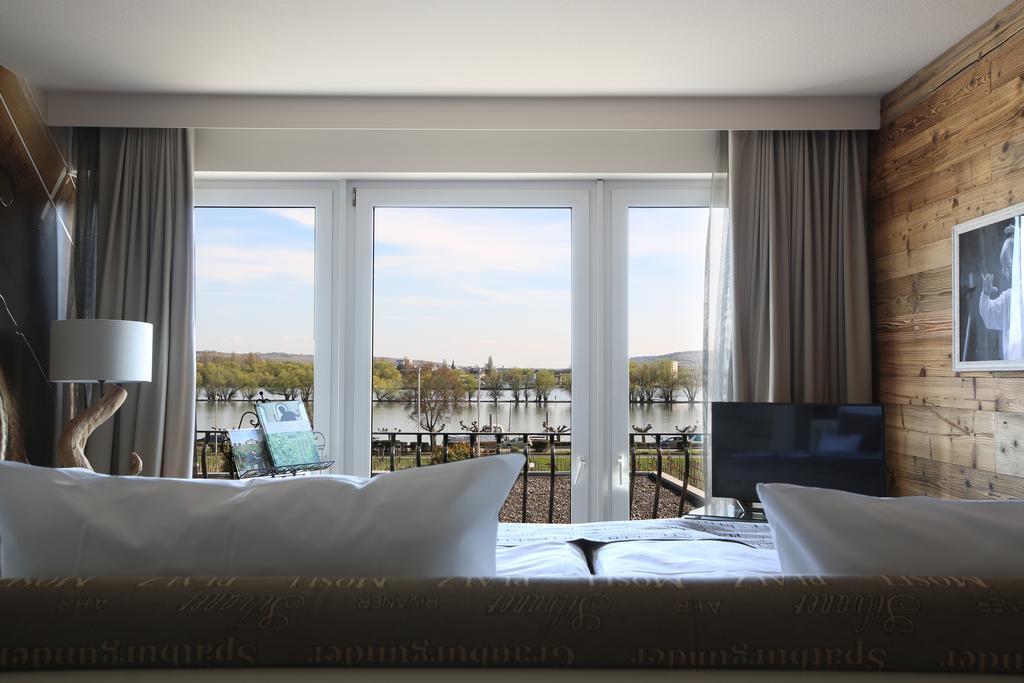 Naegler'S Fine Lounge Hotel Oestrich-Winkel Zewnętrze zdjęcie
